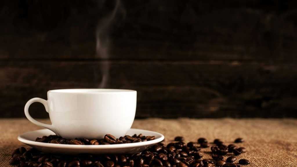 Hvor mange kalorier er det i en kopp kaffe?
