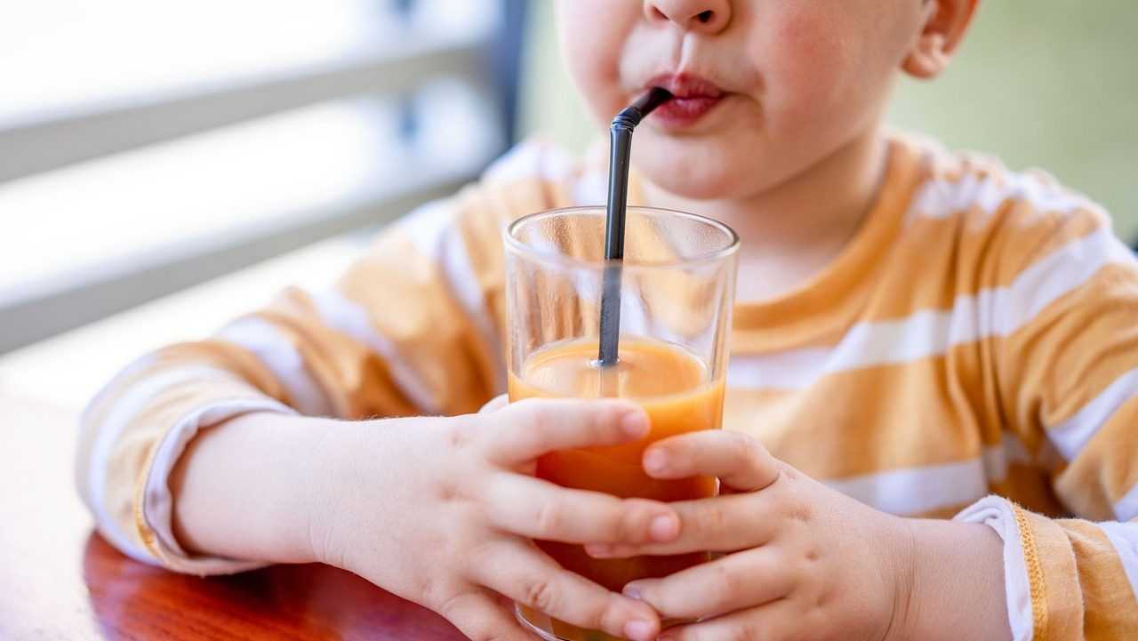 Å drikke et glass juice hver dag er knyttet til økt barnevekst.