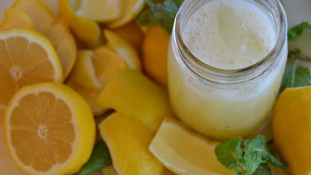Oral rehydration solution and alkaline lemonade, the best options for improving gastroenteritis
